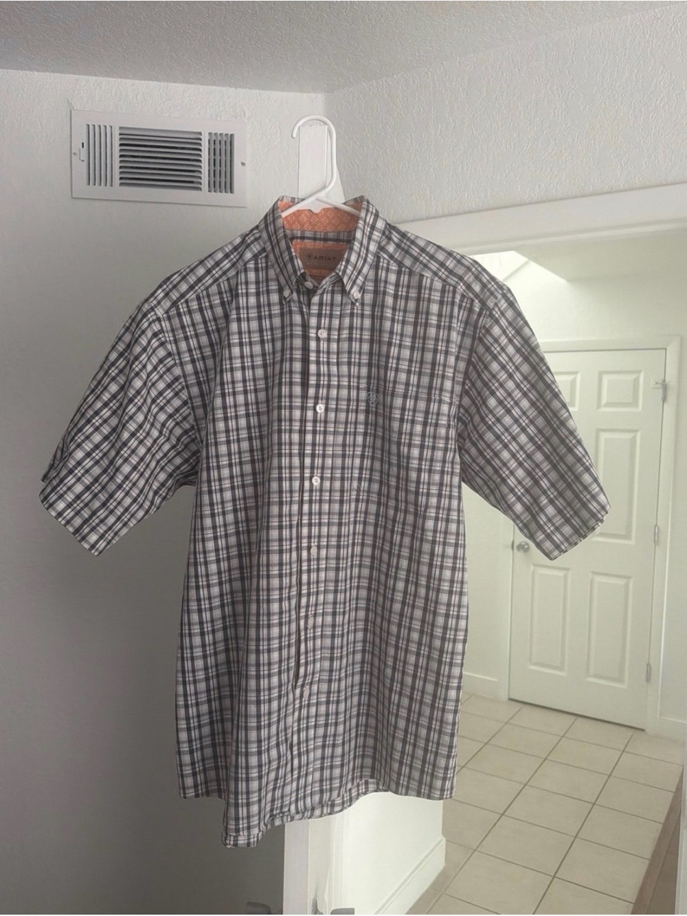 Ariat Short-Sleeve Plaid Button-Down Shirt - Gray & White